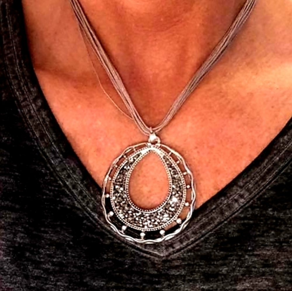 Burnished Silver Tone Necklace Set - Picture 5 of 5